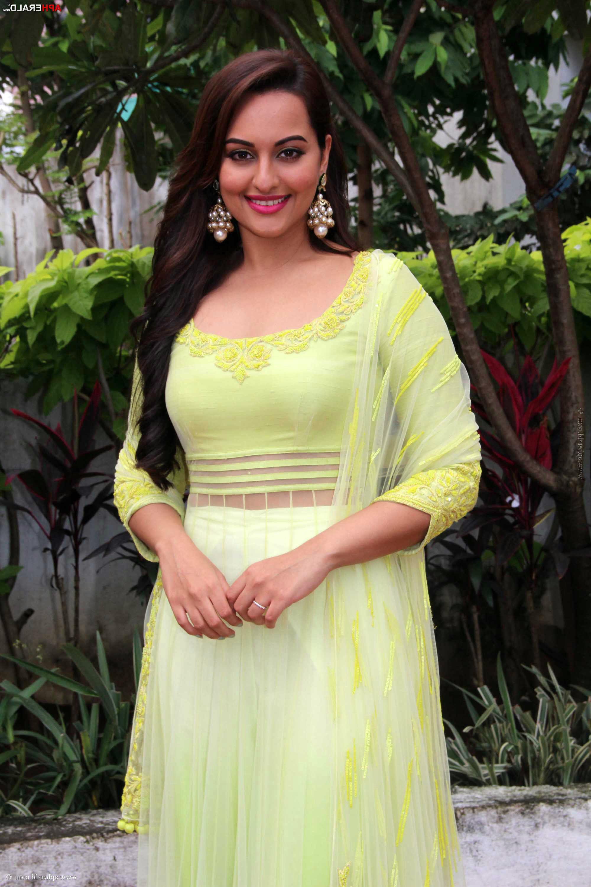 Manish Malhotra 2019 Designs - HD Wallpaper 