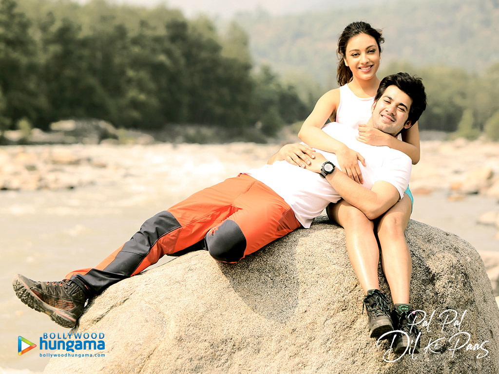 Pal Pal Dil Ke Paas - Pal Pal Dil Ke Paas Movie Scenes - HD Wallpaper 