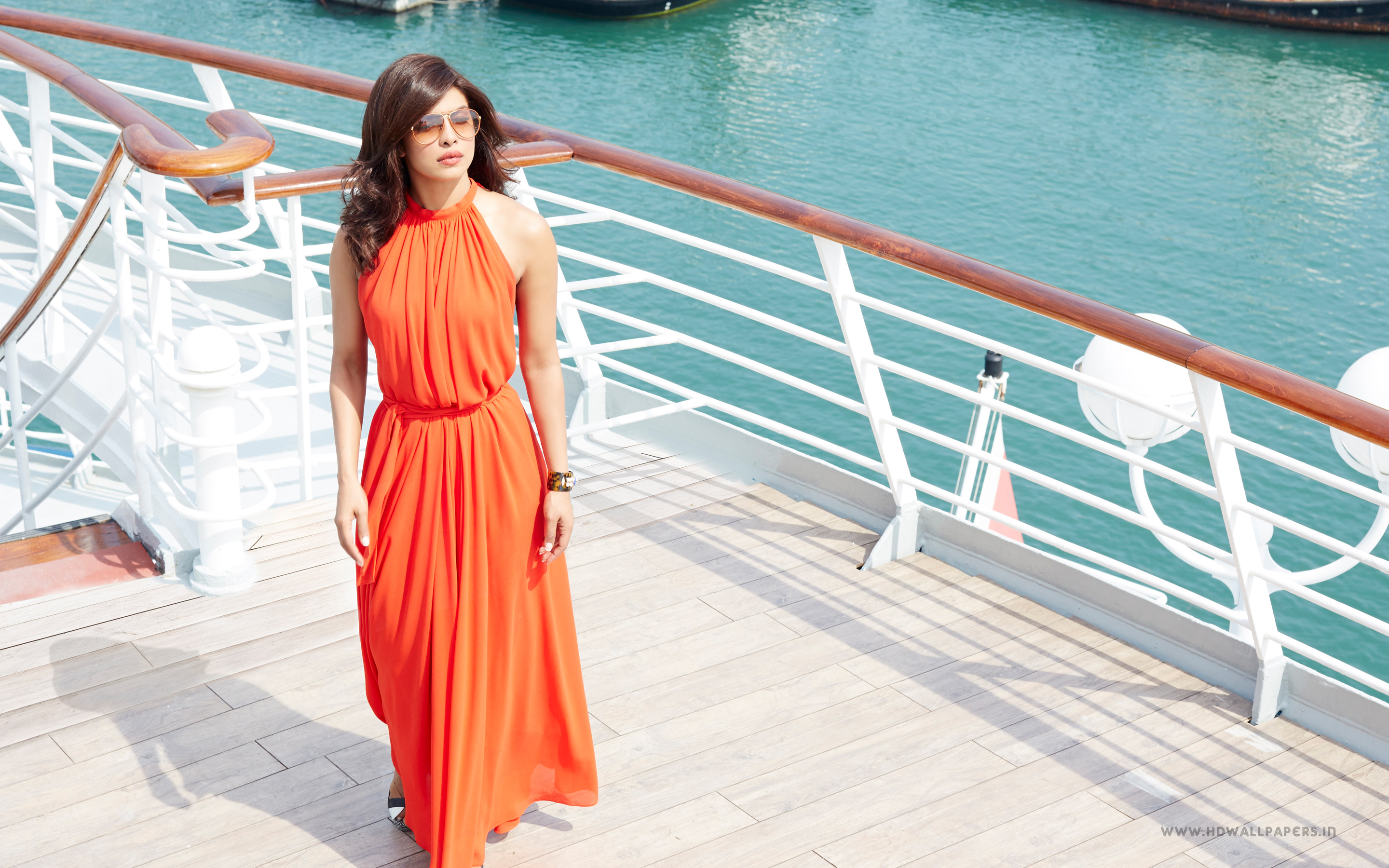 Priyanka Chopra In Dil Dhadakne Do - HD Wallpaper 