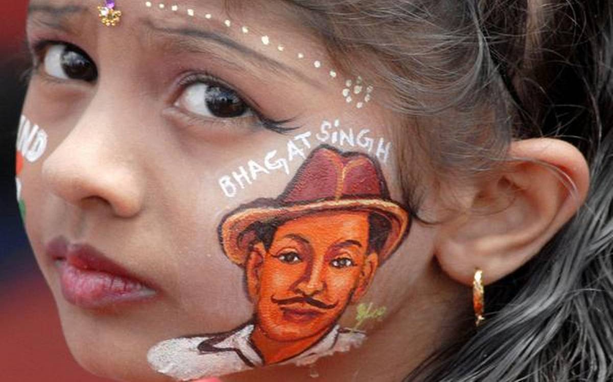 Essay 10 Lines On Bhagat Singh In English - HD Wallpaper 