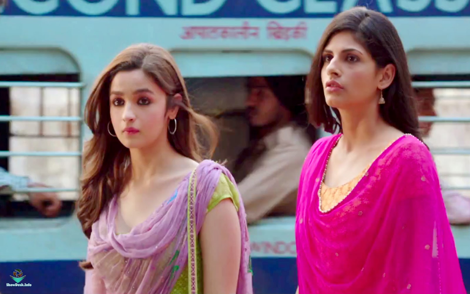 Alia Bhatt In Humpty Sharma Ki Dulhania Wallpaper 1080p - Alia Bhatt In Humpty Sharma Ki Dulhaniya - HD Wallpaper 