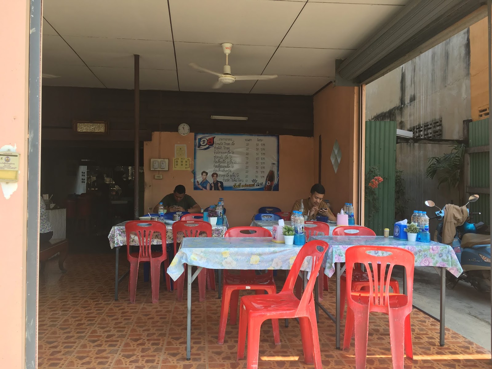 Table - HD Wallpaper 