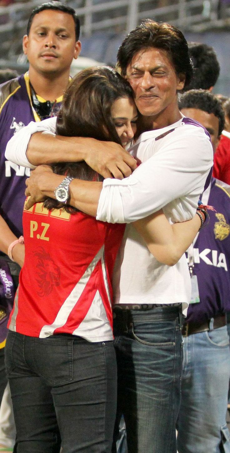 Preity Zinta And Srk Hd - 736x1451 Wallpaper Preity Zinta And Srk Hd - 736x1451 Wallpaper