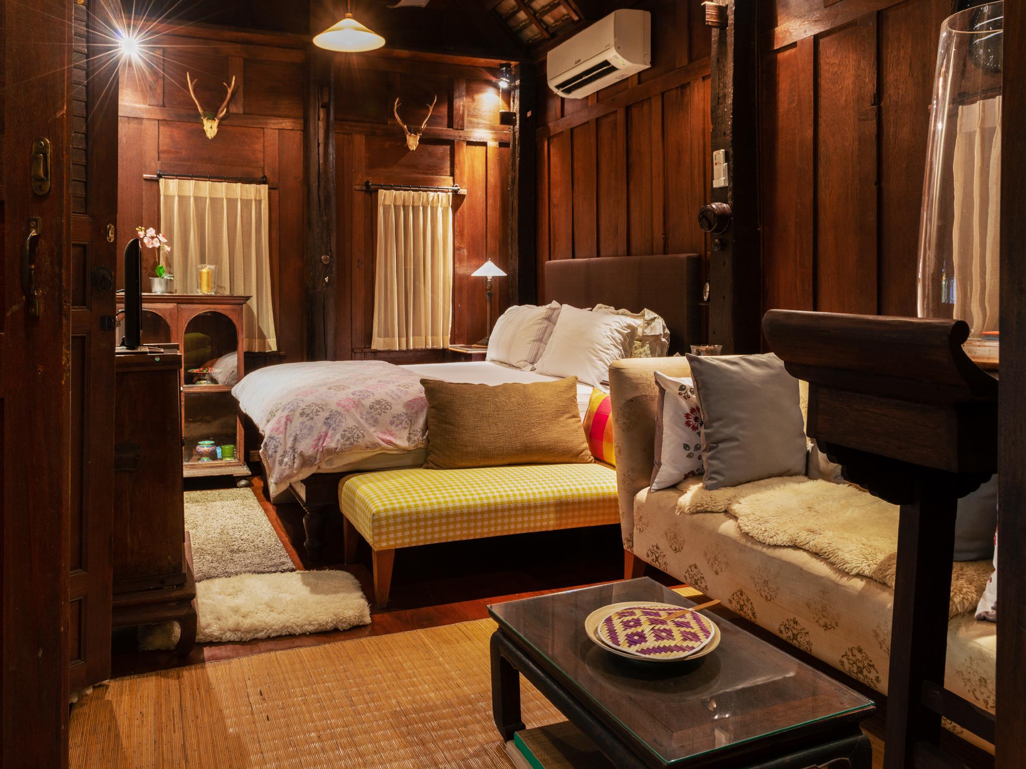 Traditional Thai House Interior - HD Wallpaper 