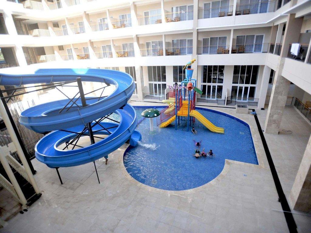 Laut Biru Resort Hotel Pangandaran - HD Wallpaper 