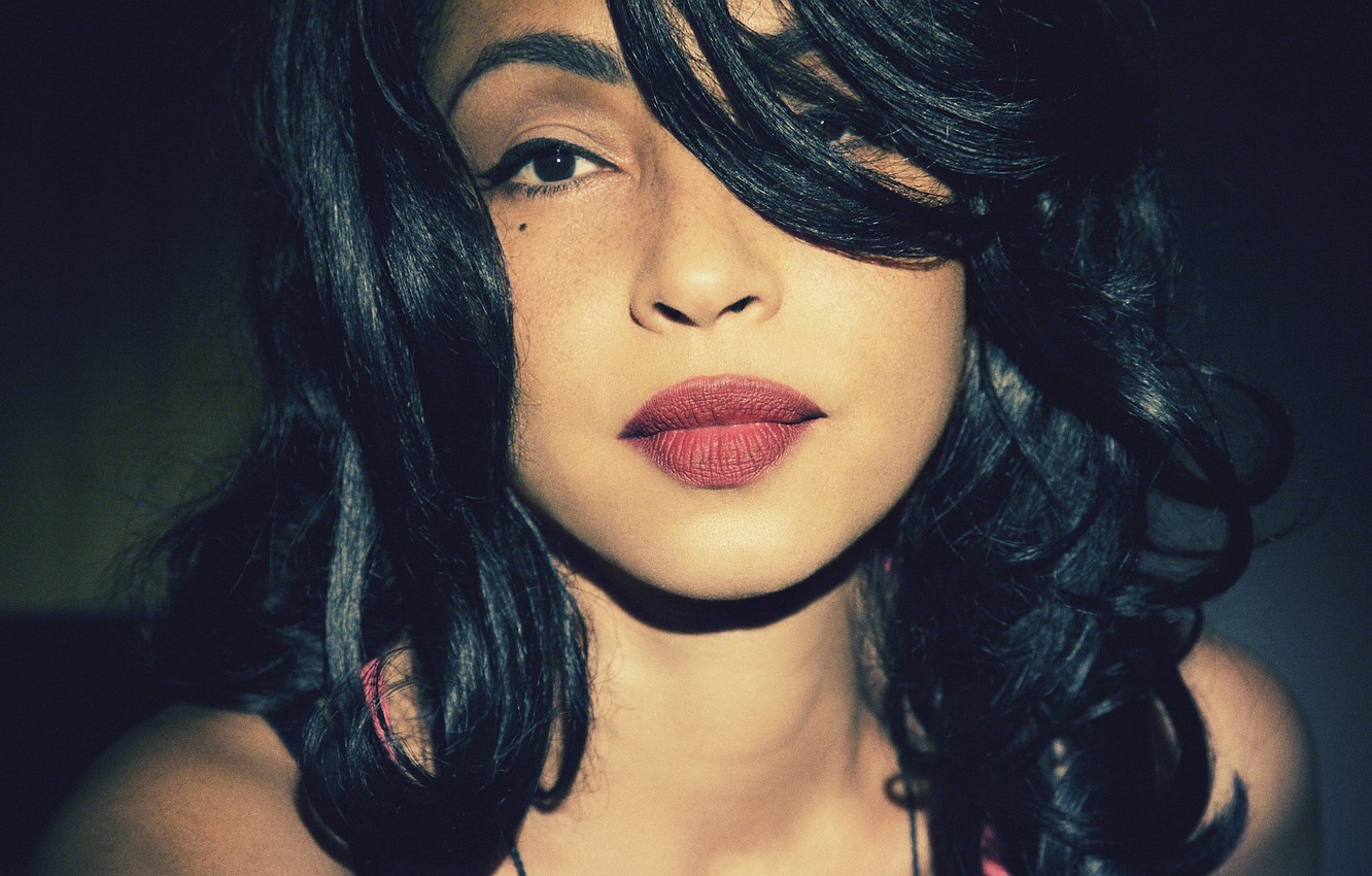 Photo Wallpaper Face, Singer, Sade - Sade Smooth Operator - HD Wallpaper 