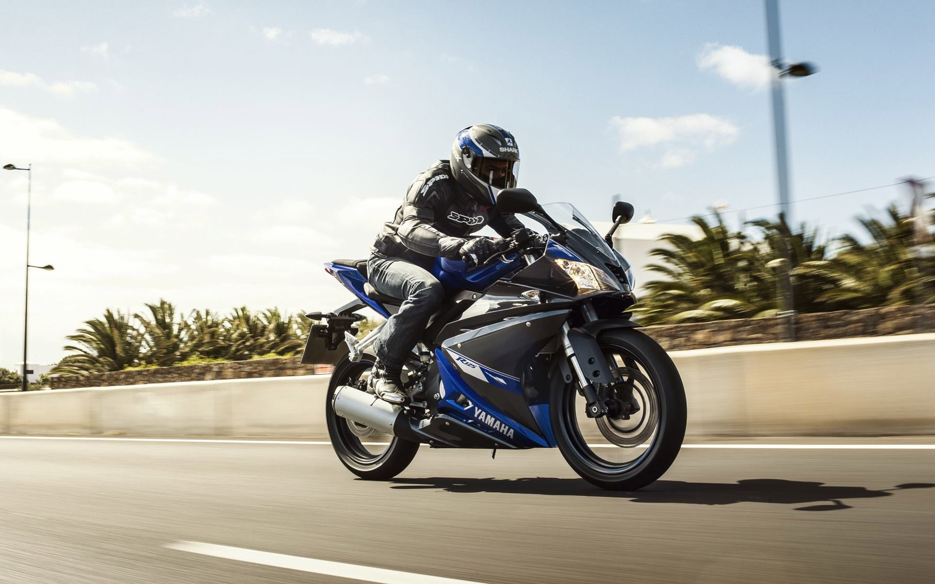 2014 Yamaha Yzf-r15 Wallpaper - Yamaha Yzf R125 2016 - HD Wallpaper 