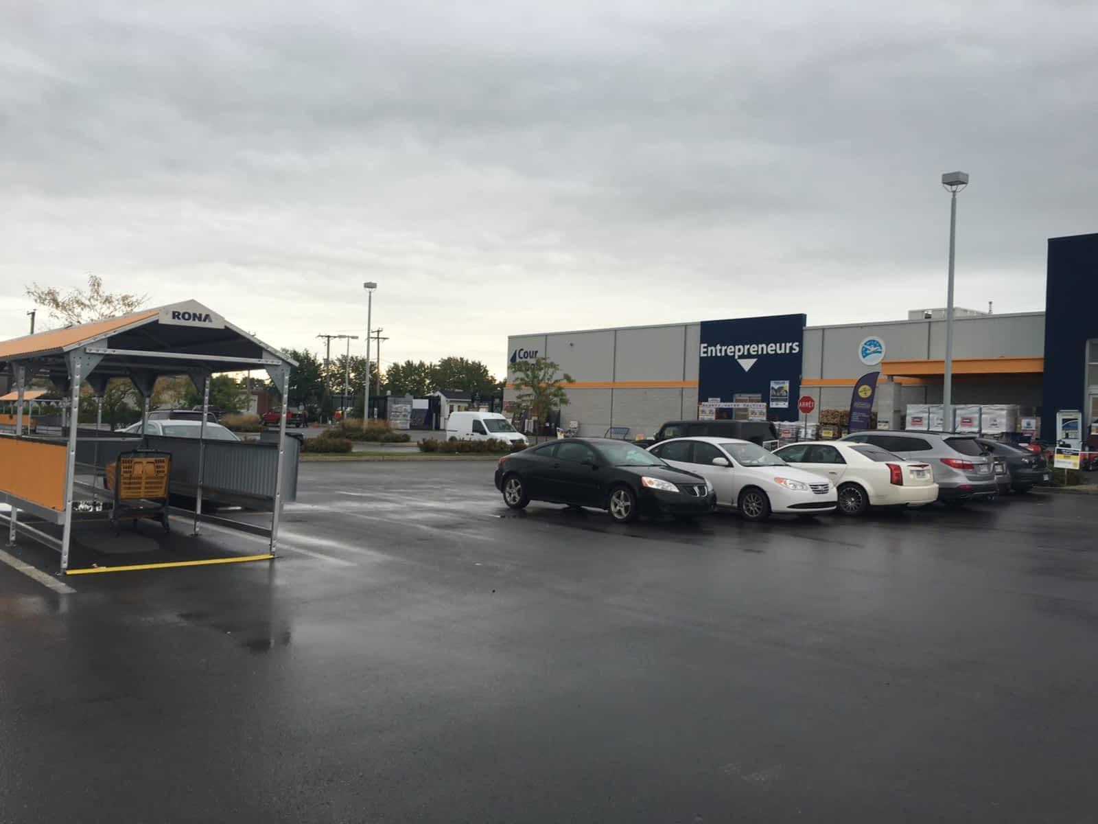 Parking Lot - HD Wallpaper 