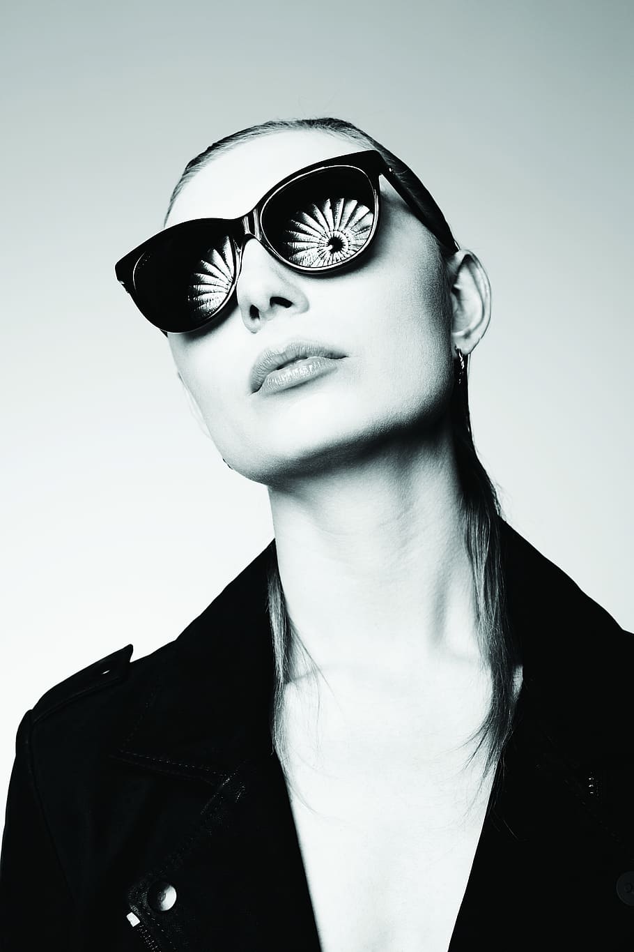 Grayscale Photo Of Dua Lipa, Untitled, Jacket, Person, - People So Evil Quotes - HD Wallpaper 