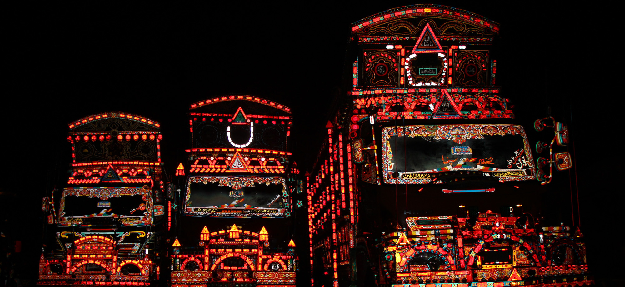 Truck Decoration In Pakistan Lights - HD Wallpaper 
