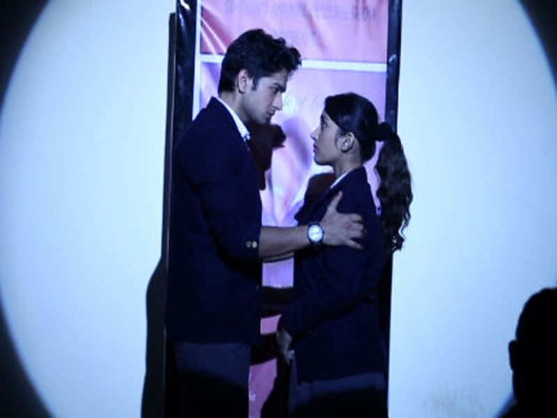 Arjun And Aditi - Priyamvada Kant In Pyar Tune Kya Kiya - HD Wallpaper 