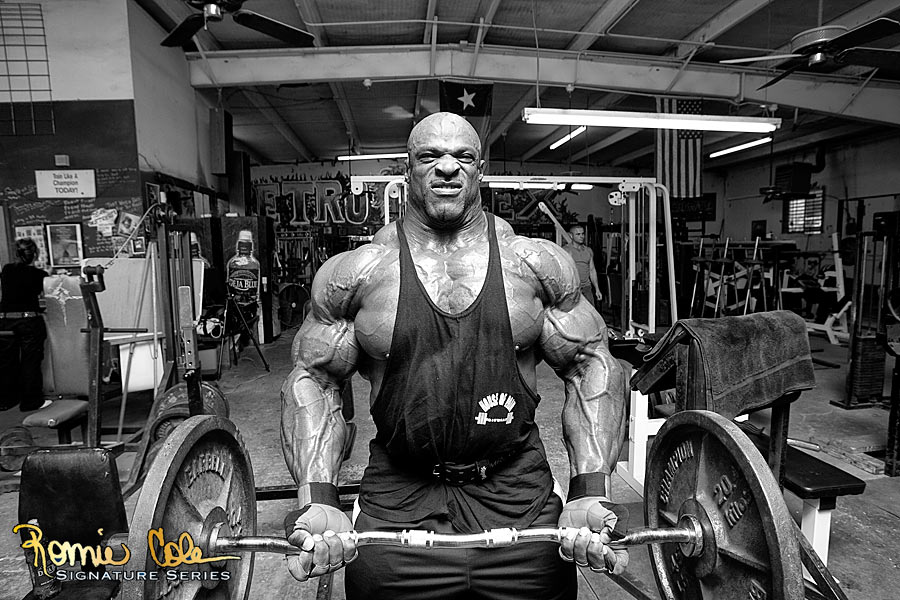 022 Ronnie Coleman Wallpaper - Ronnie Coleman In The Gym - HD Wallpaper 