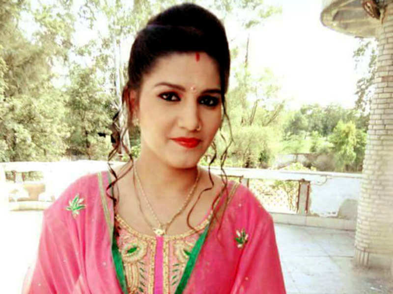 Sapna Chaudhary - Sapna Choudhary Photos Download - HD Wallpaper 