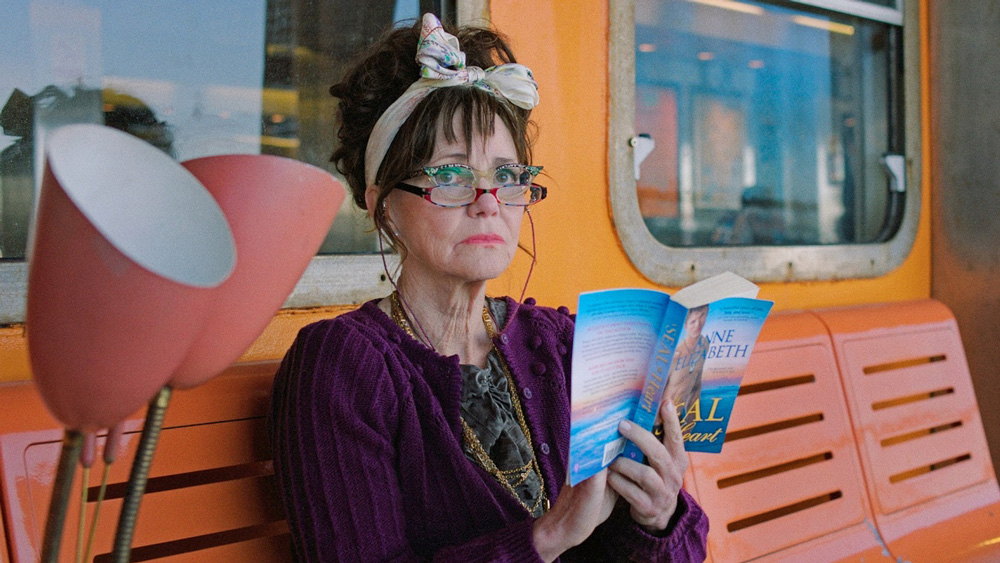 Sally Field Hello My Name Is Doris Glasses - HD Wallpaper 