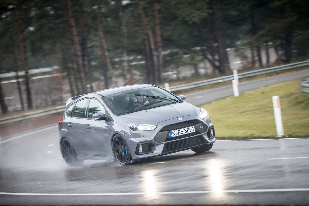 Ford Focus Rs Wallpaper Stealth Grey - HD Wallpaper 