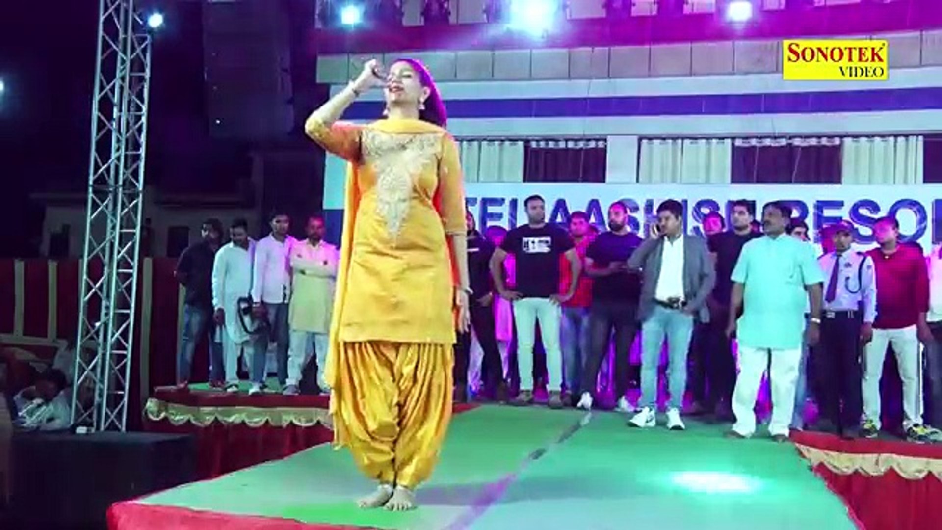 Performance - HD Wallpaper 