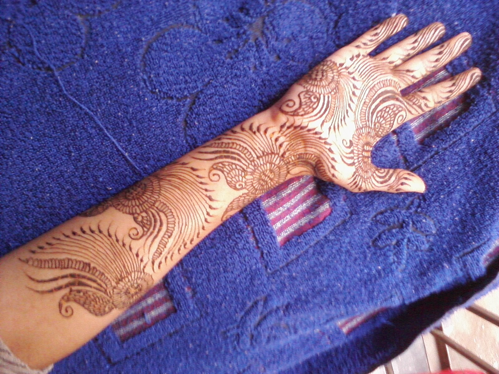 New Stylish Mehandi Images 2018 - HD Wallpaper 