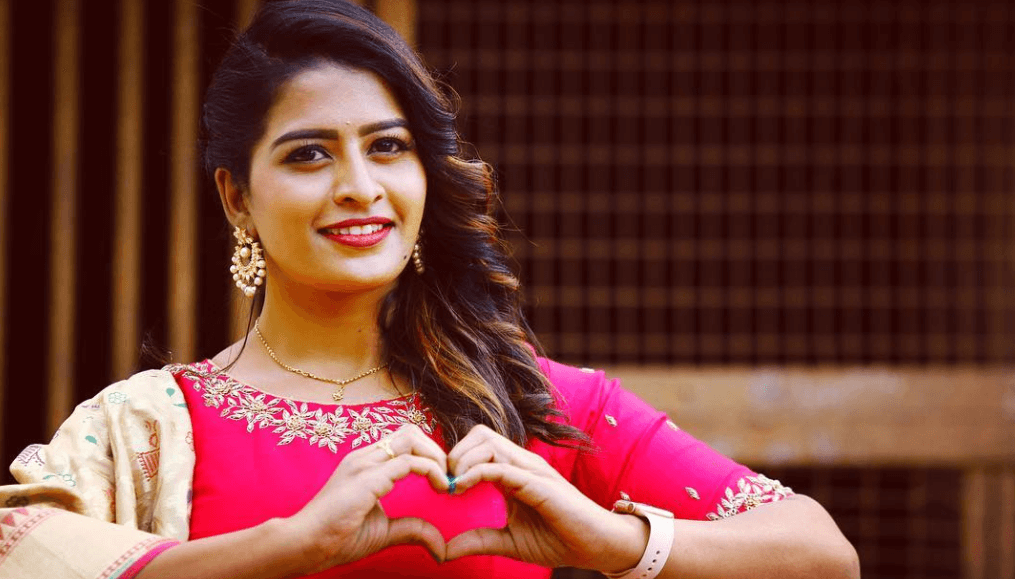 Anshu Reddy Wallpaper - Anshu Reddy Serial Actress - HD Wallpaper 