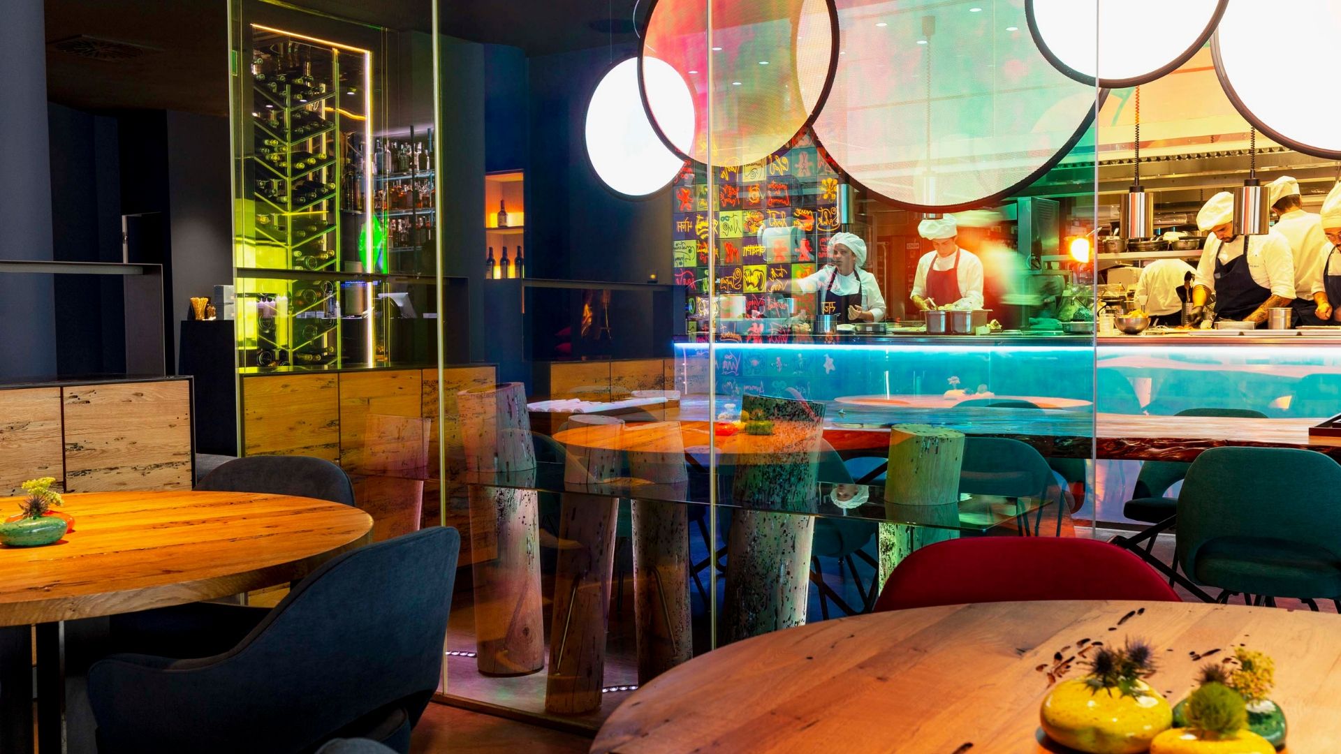 Viva Viviana Varese Milan - HD Wallpaper 