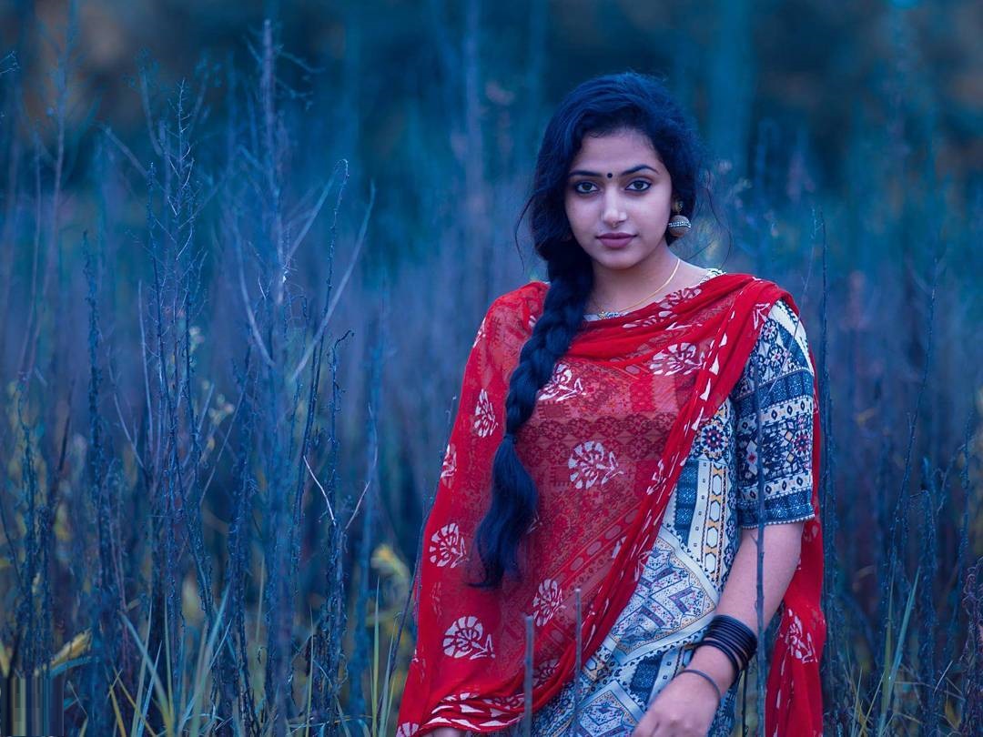 Anu Sithara - Anu Sithara Hd - HD Wallpaper 