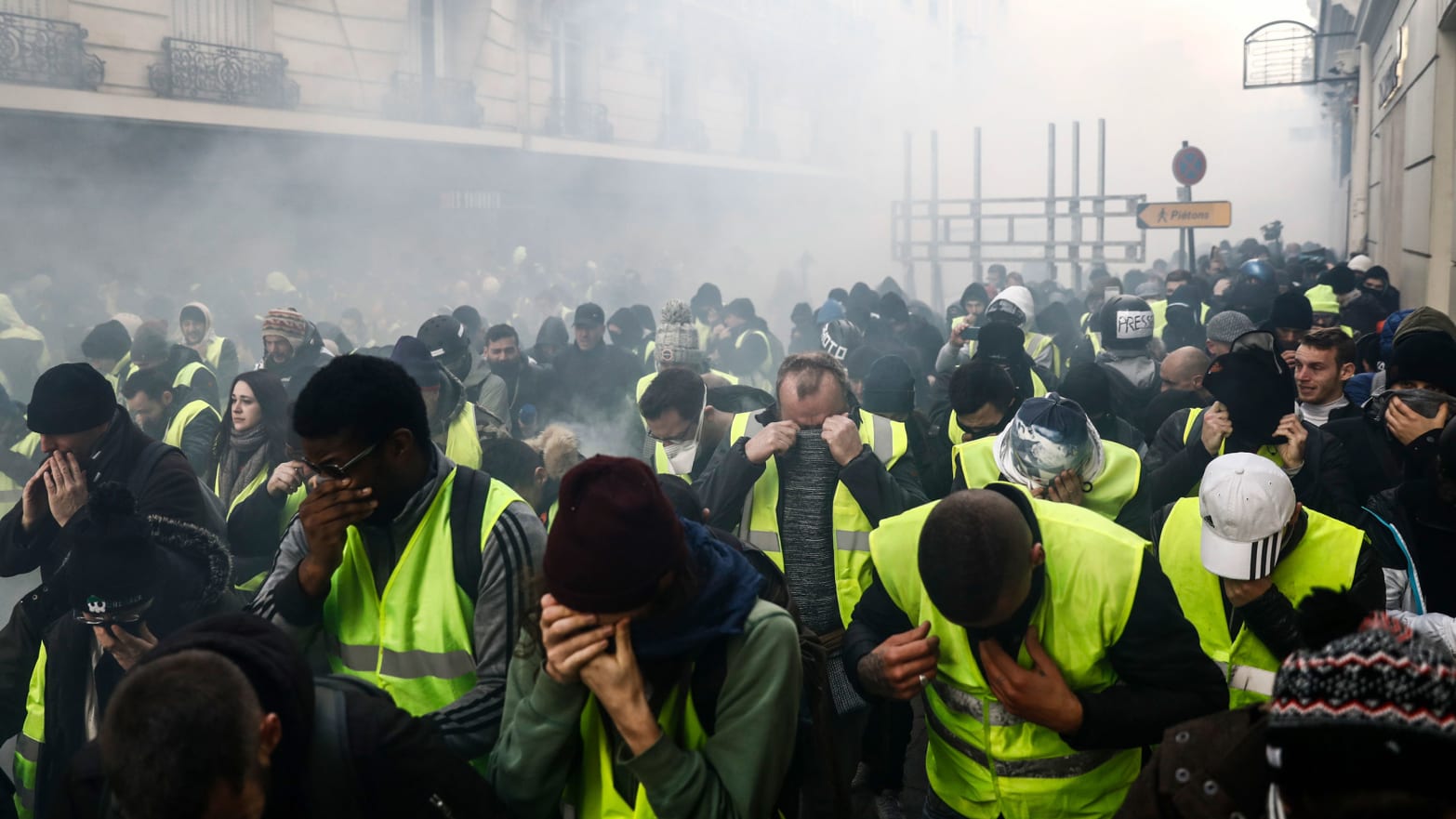 Paris Riots Yellow Vest - HD Wallpaper 