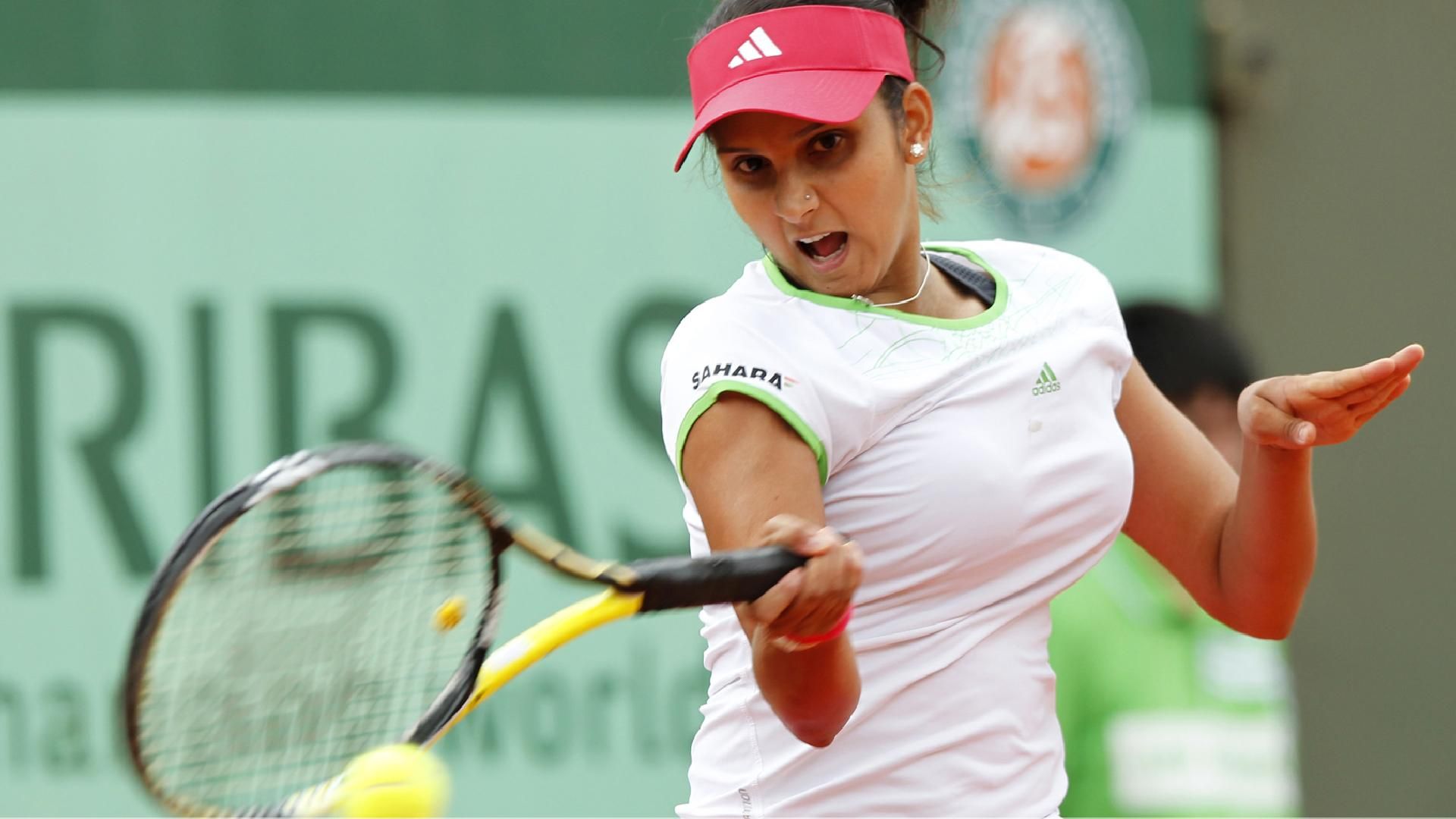 Sania Mirza In Action - HD Wallpaper 