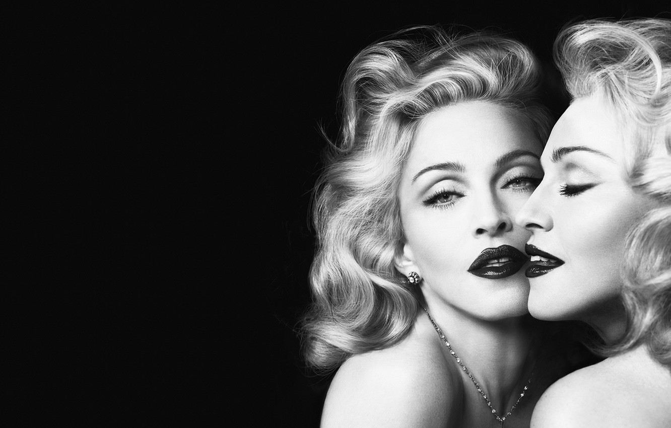 Photo Wallpaper Music, Madonna, Singer, Reflection, - Madonna Truth Or Dare Perfume Ad - HD Wallpaper 