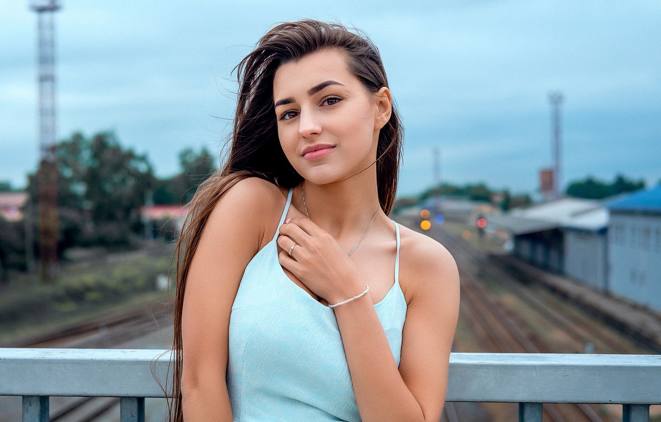 Photo Wallpaper Girl, Bridge, Pose, Background, Rails, - Musica Da Jovem Pan - HD Wallpaper 