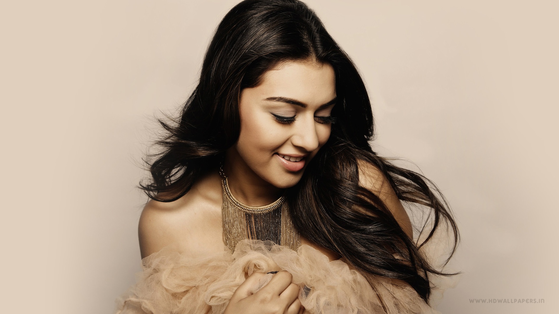 Hansika Motwani Indian Actress - Full Hd Hansika Motwani - HD Wallpaper 