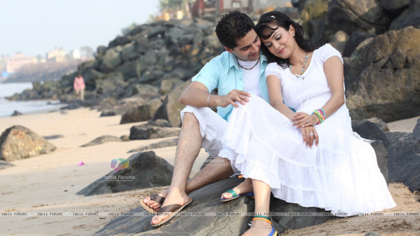 Karan Mehra And Nisha Rawal Baby - HD Wallpaper 