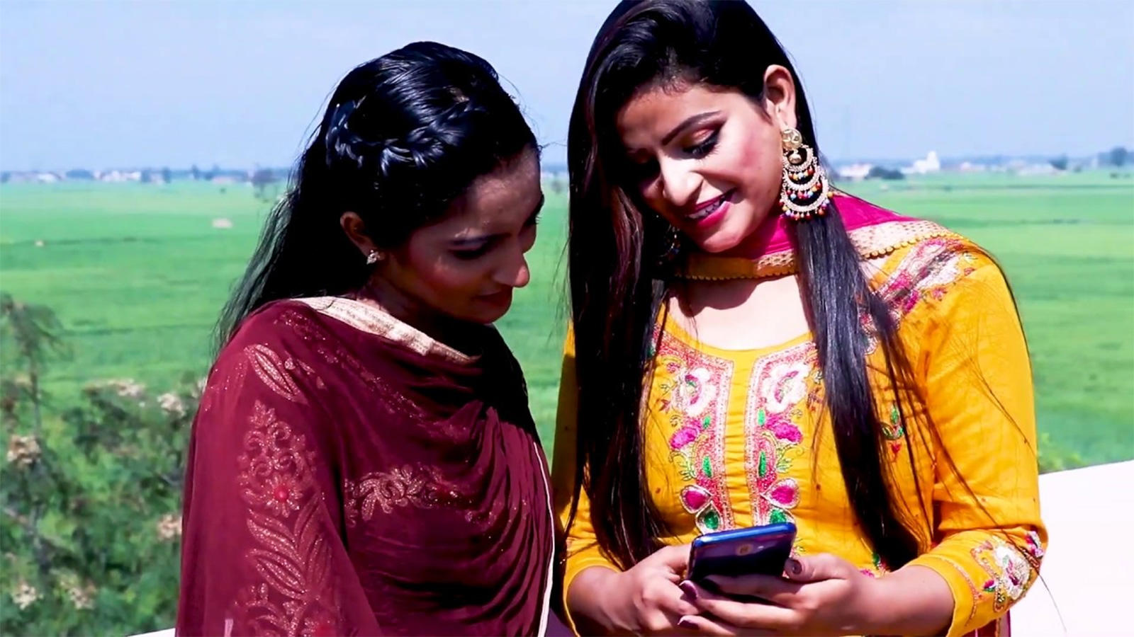 Punjabi Girl Hd Wallpaper - HD Wallpaper 