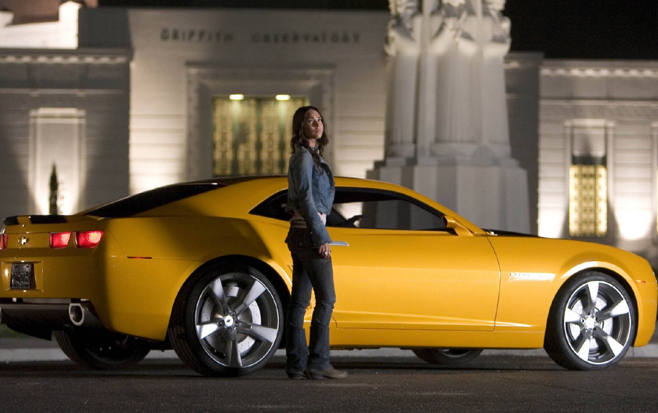 Megan Fox Transformers Wallpapers - Megan Fox Transformers Wallpaper Hd - HD Wallpaper 