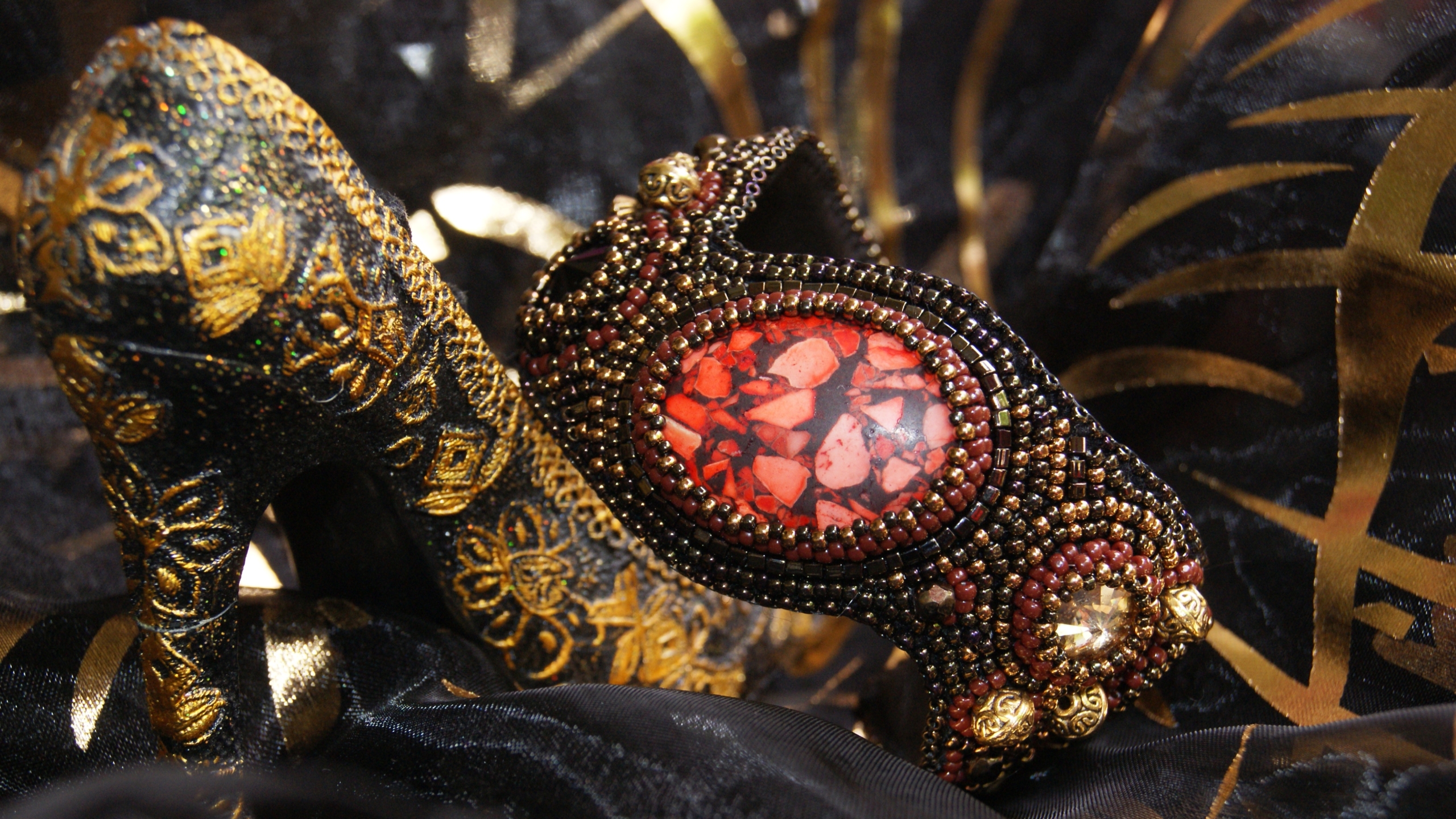 Bangles Backgrounds - HD Wallpaper 