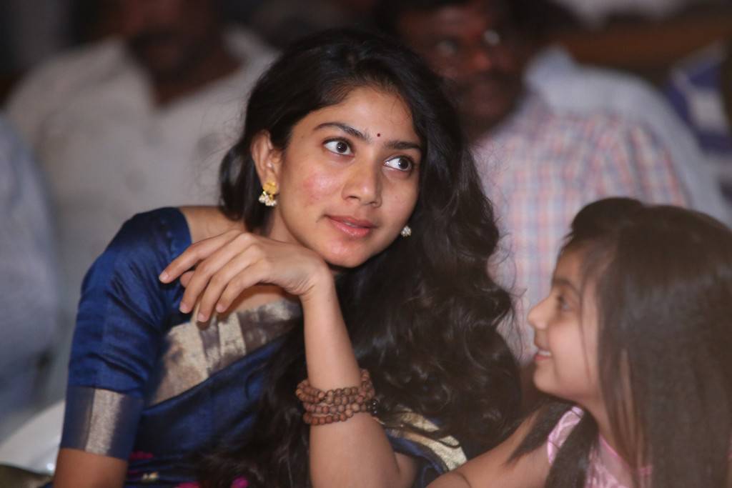 Actress Sai Pallavi Latest Hd Photos - Sai Pallavi Hd Photos Ngk - HD Wallpaper 