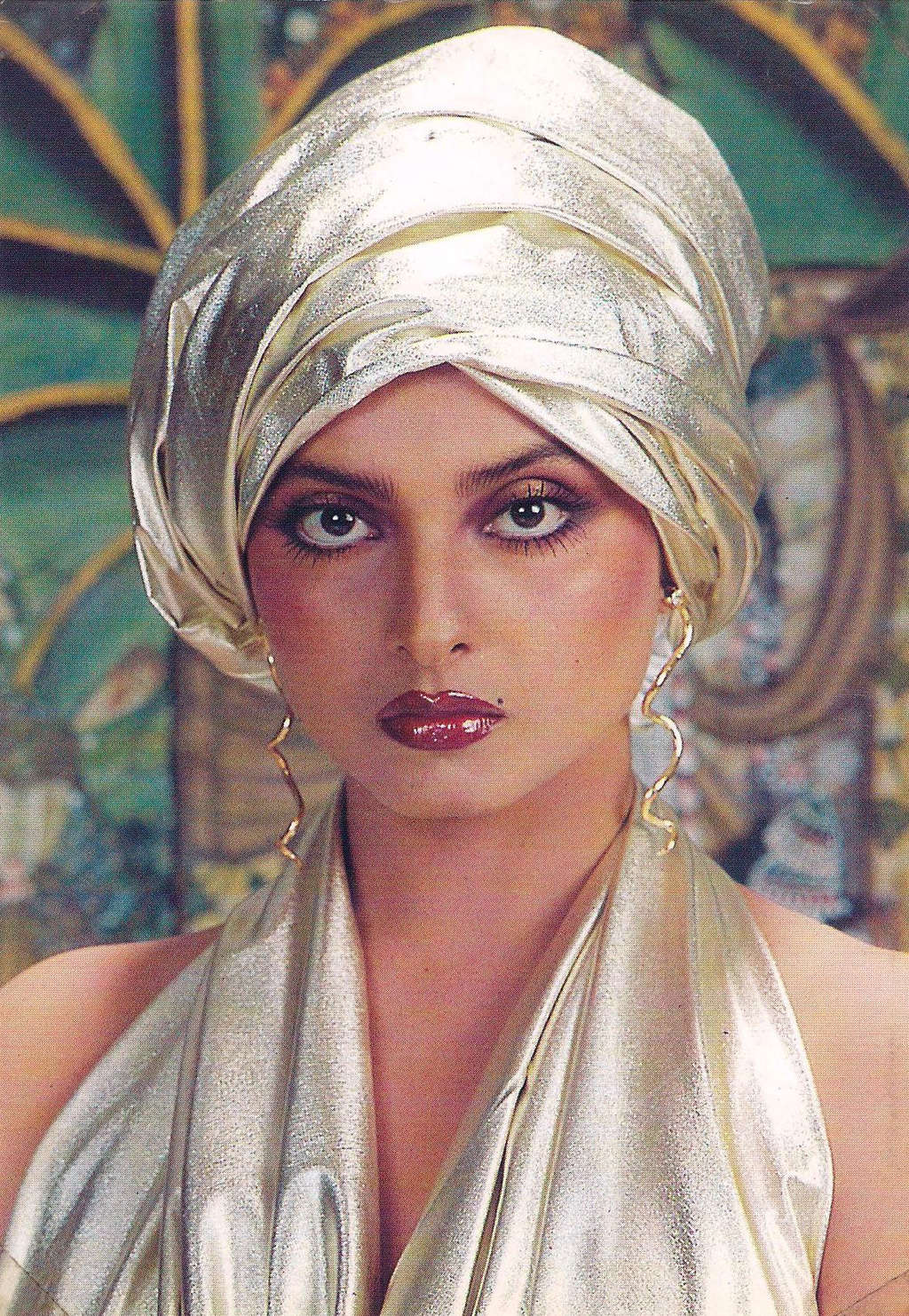 Rekha Wallpaper - Rekha Now And Then - HD Wallpaper 