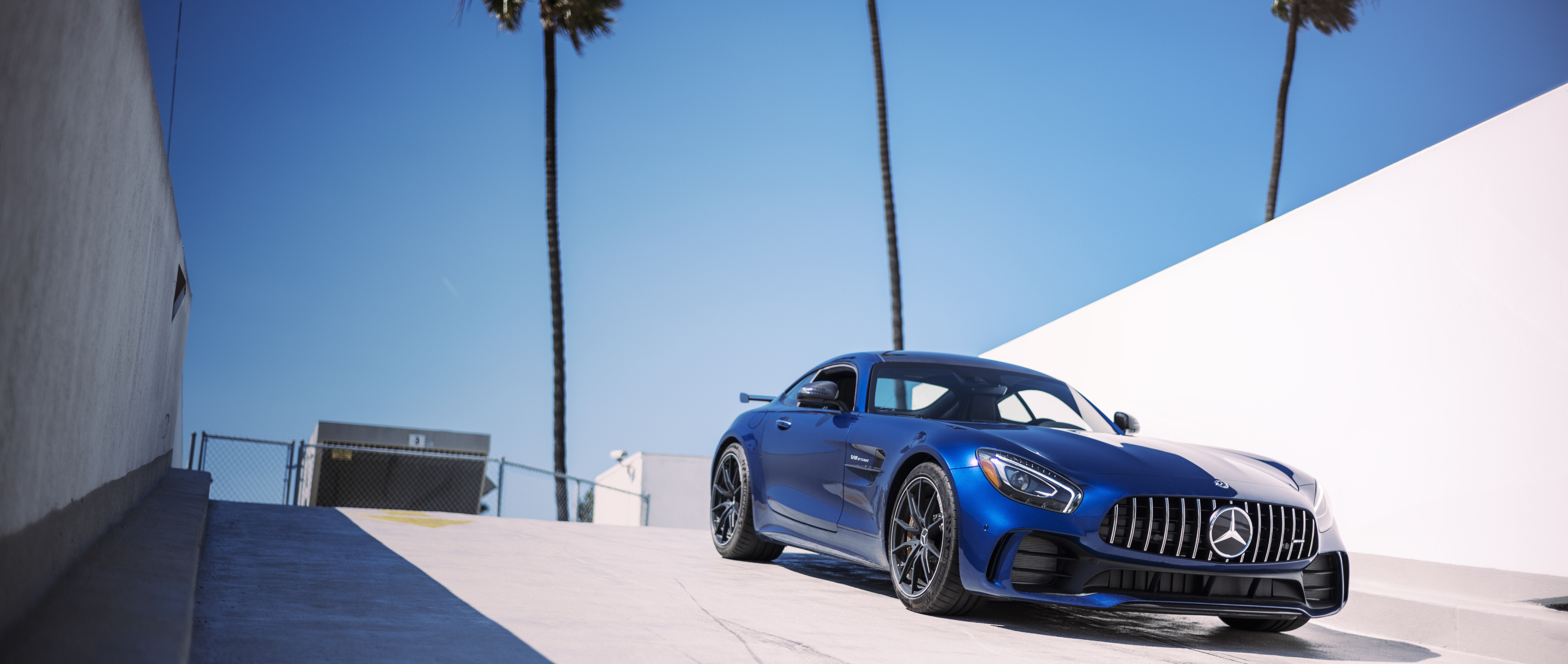 The Mercedes-amg Gt R In Brilliant Blue In California - Amg Gt Wallpaper 4k Pc - HD Wallpaper 