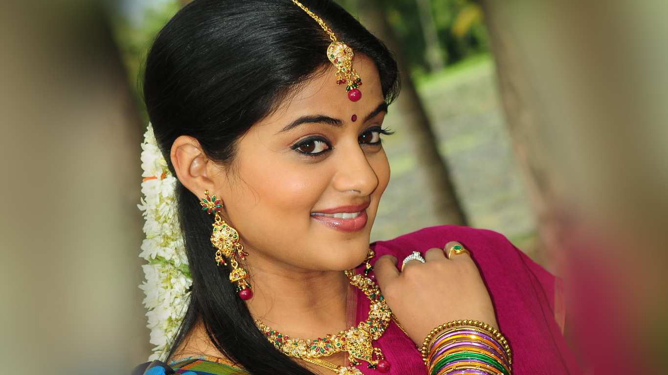 Priyamani Hd - HD Wallpaper 