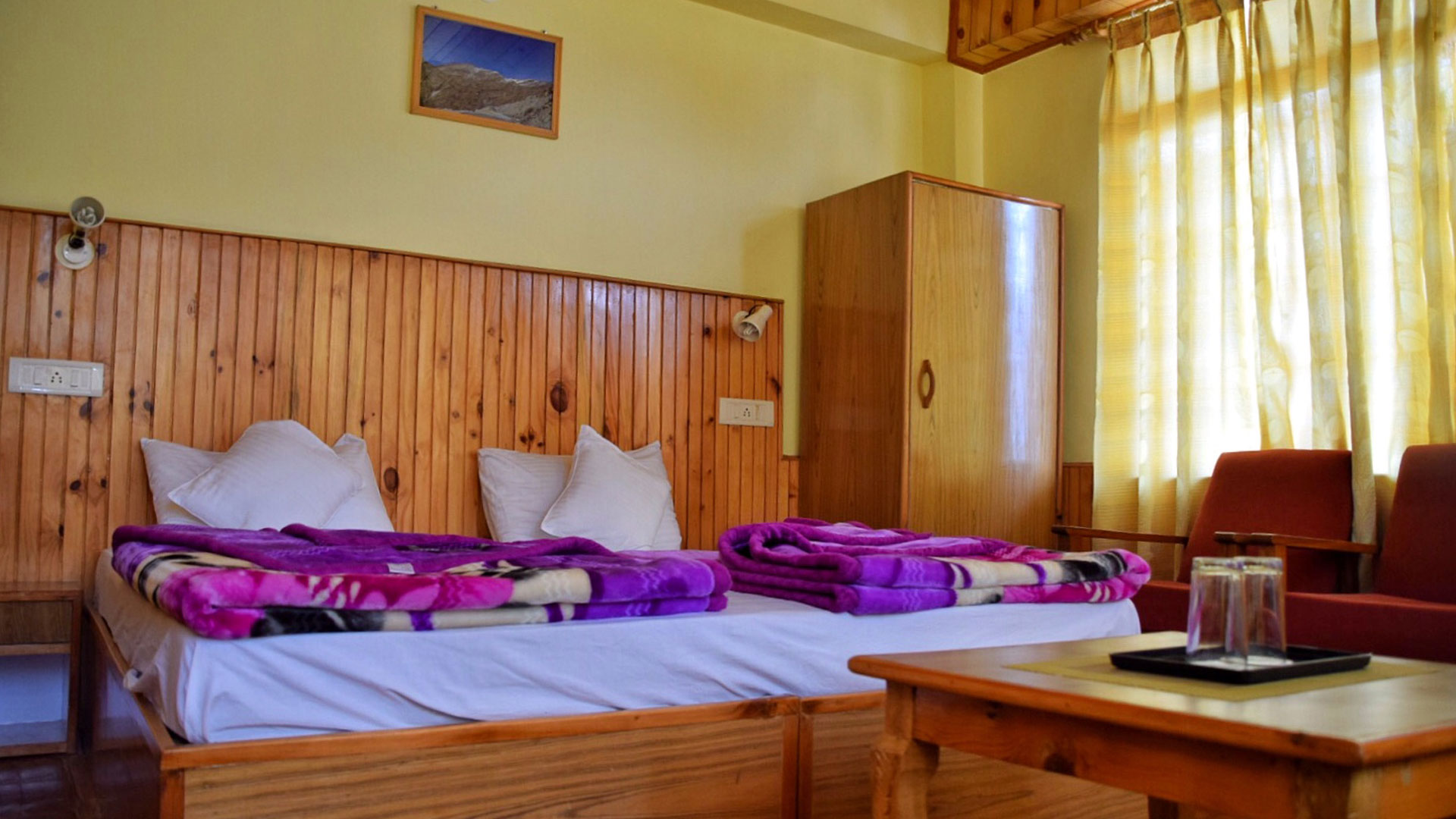 Deluxe Room Hotel Sheetal - Sheetal Kunj Hotel Shimla - HD Wallpaper 