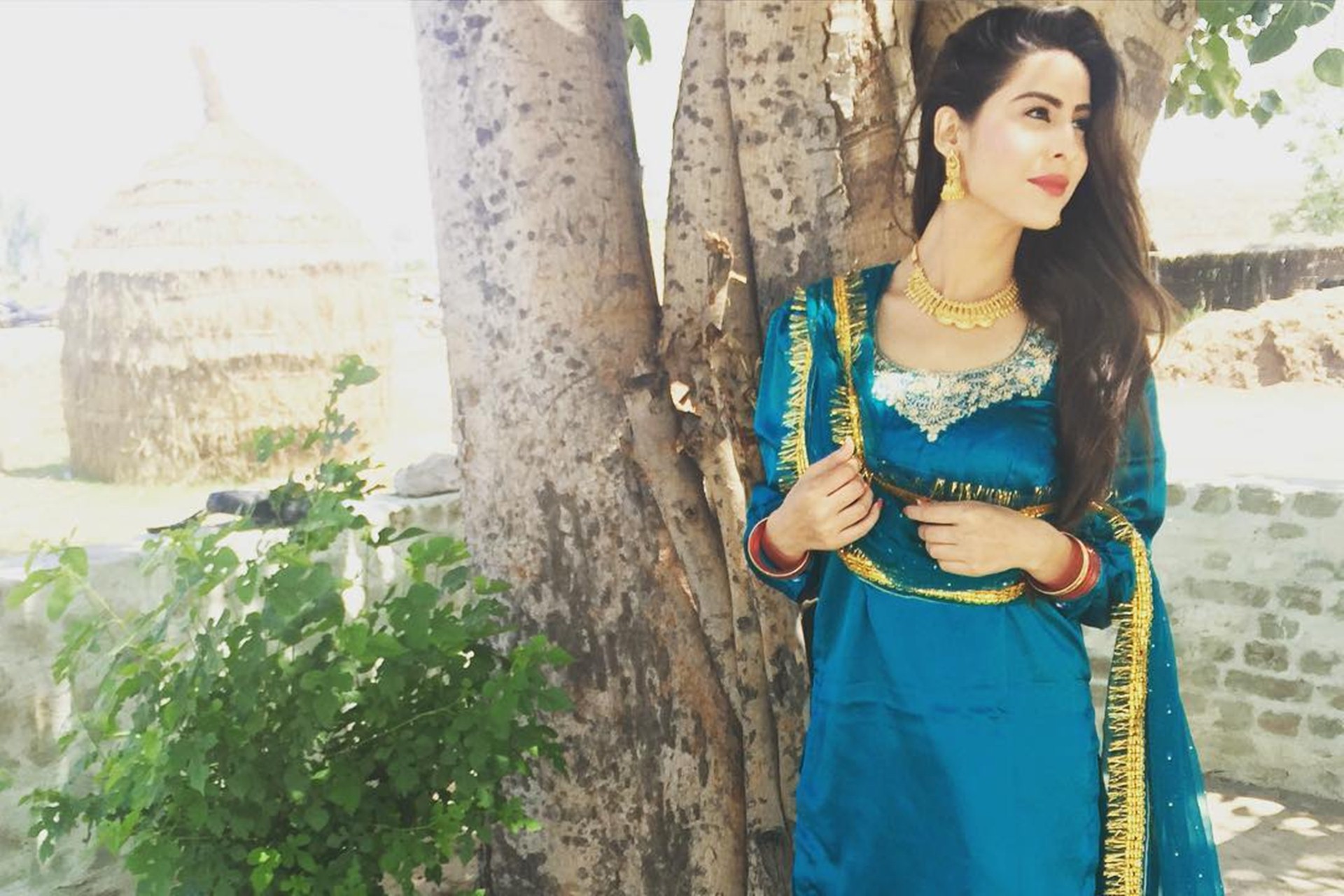 Sheetal Thakur Punjabi Model Wallpaper - Hd Pics Of Sheetal Thakur - HD Wallpaper 