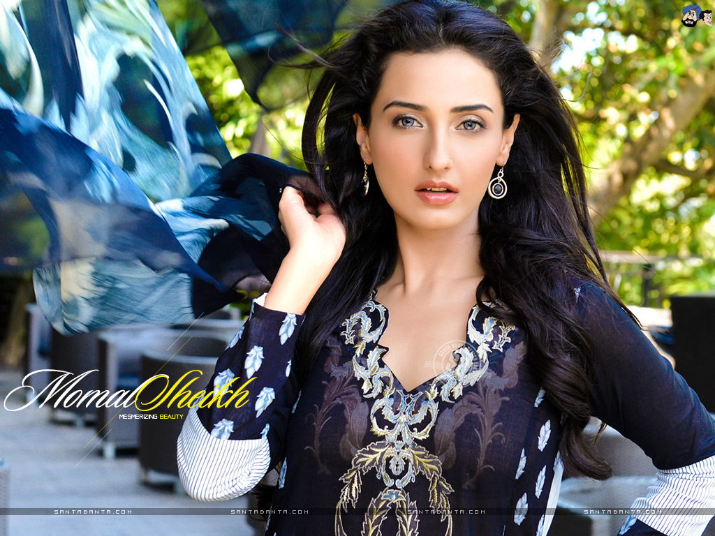 Momal Sheikh Wallpaper - Momal Sheikh In Happy Bhag Jayegi - HD Wallpaper 
