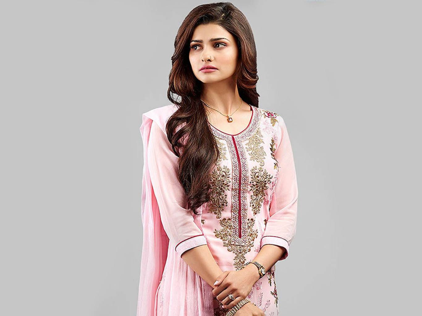 Prachi Desai Wallpapers - Prachi Desai Hd - HD Wallpaper 