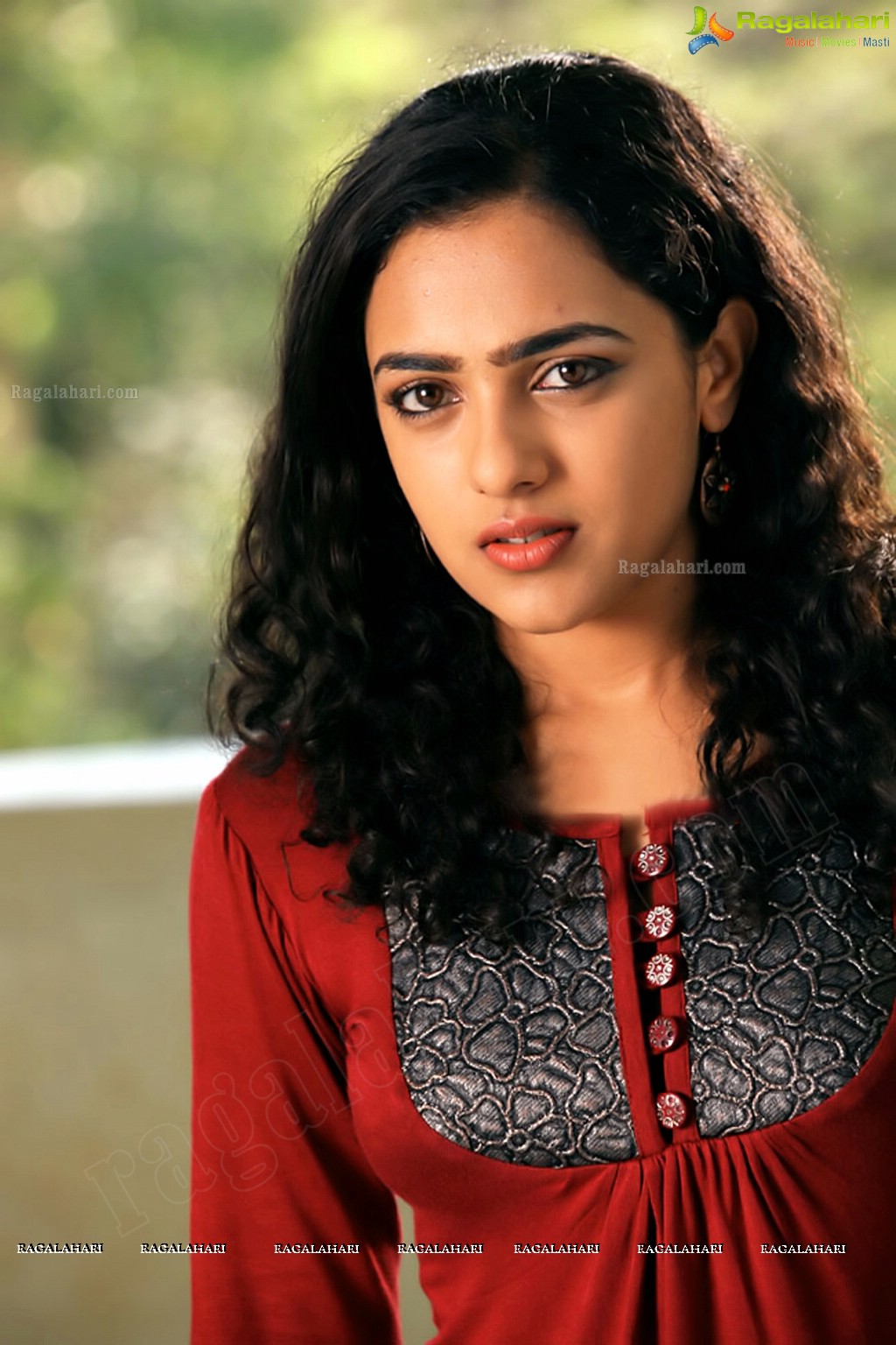 Telugu Heroines Wallpaper - Full Hd Nithya Menon - HD Wallpaper 