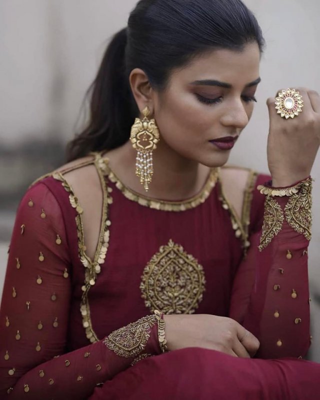 Tamil Heroine Aishwarya Rajesh Sep 2019 Wallpaper - Tamil Actress Aishwarya Rajesh - HD Wallpaper 