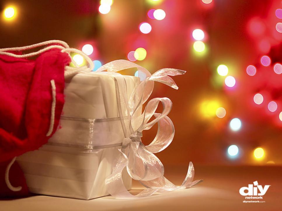 Christmas Season - HD Wallpaper 