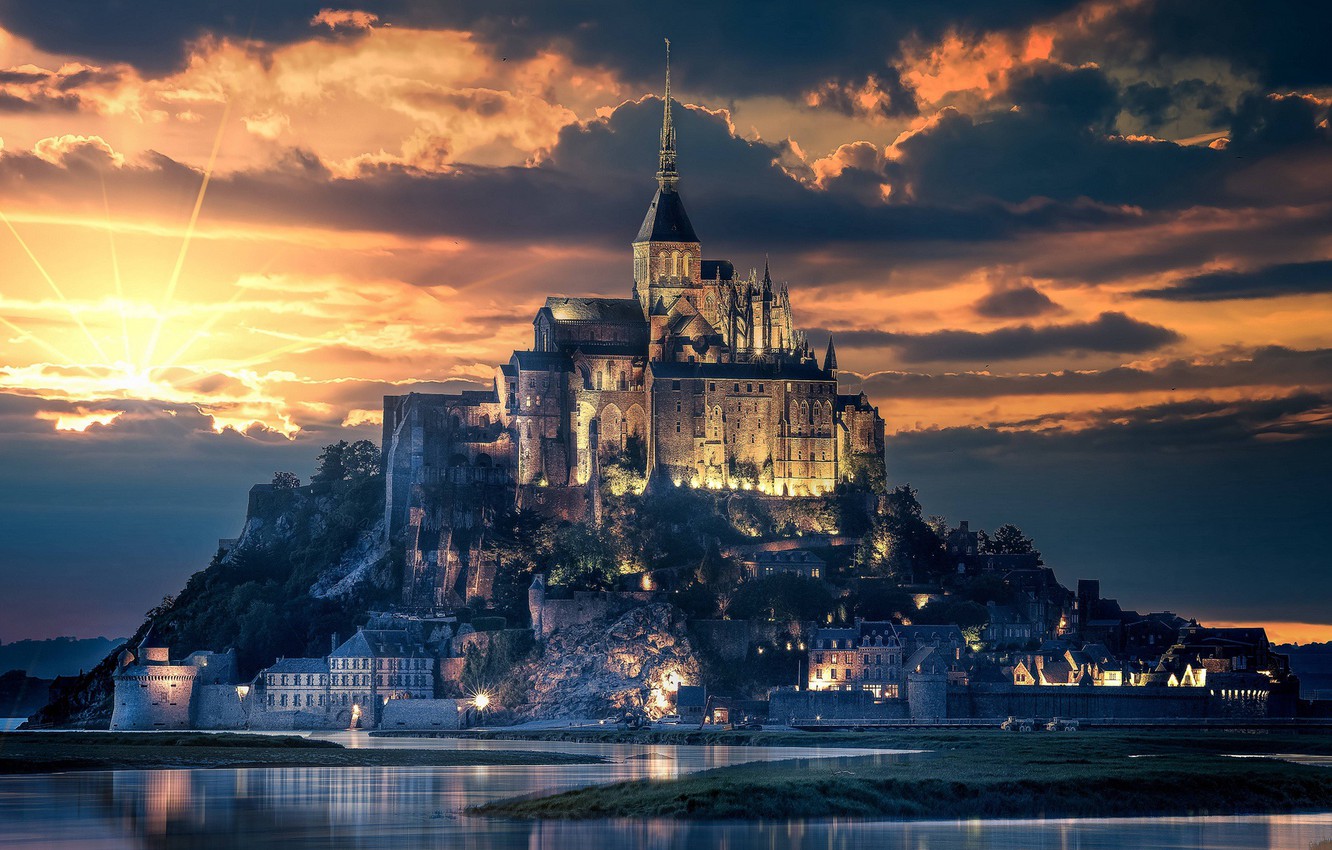 Photo Wallpaper City, Light, Beach, Cathedral, Sky, - Mont Saint-michel - HD Wallpaper 