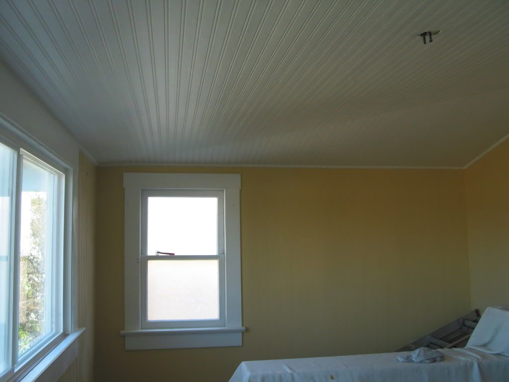 Beadboard Ceiling In Bedroom - HD Wallpaper 