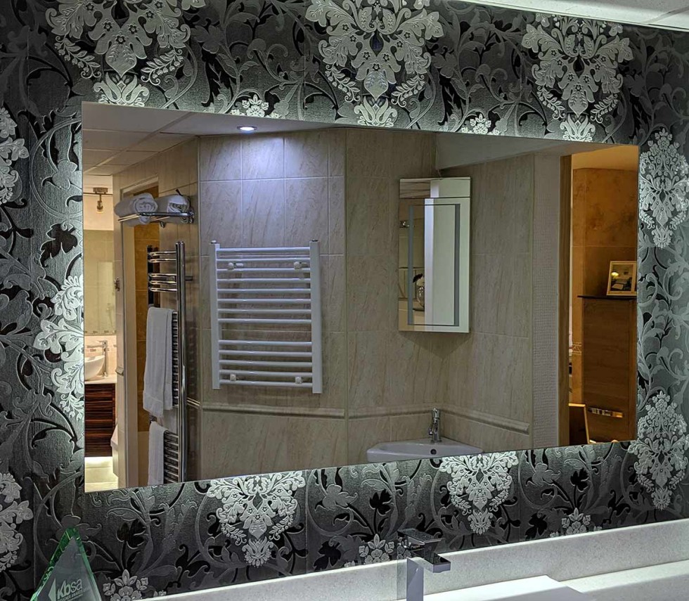 Statement Mirror With Wallpaper And Led Back Llghting - Mirror Ideas -  980x855 Wallpaper 