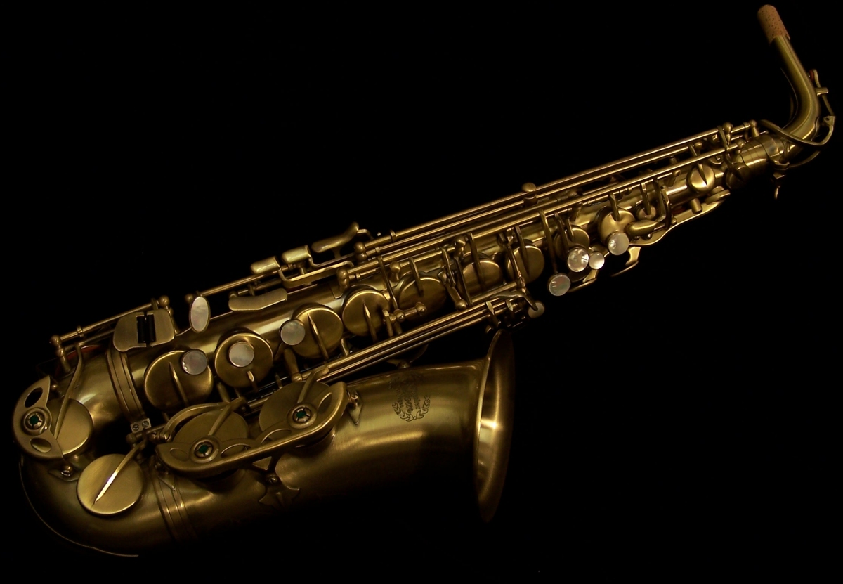 Alto Sax Wallpaper-2o1w5cb - Baritone Saxophone - HD Wallpaper 