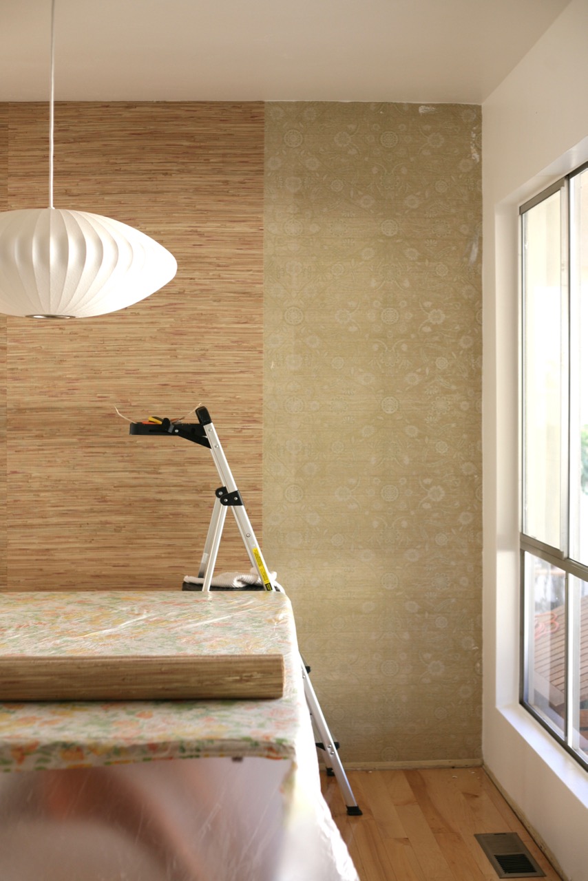 How To Hang Wallpaper Over Wallpaper Diy Grass Cloth - Paint Over Grasscloth - HD Wallpaper 