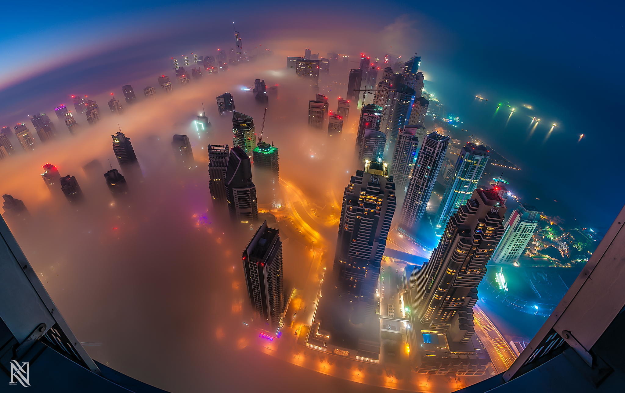 Foggy City Wallpaper 
 Data-src - Dubai At Night Fog - HD Wallpaper 